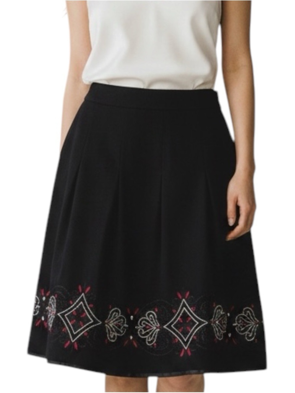 LOFT Black Embroidered Pleated Skirt NWOT Size 4 WhimsiGoth